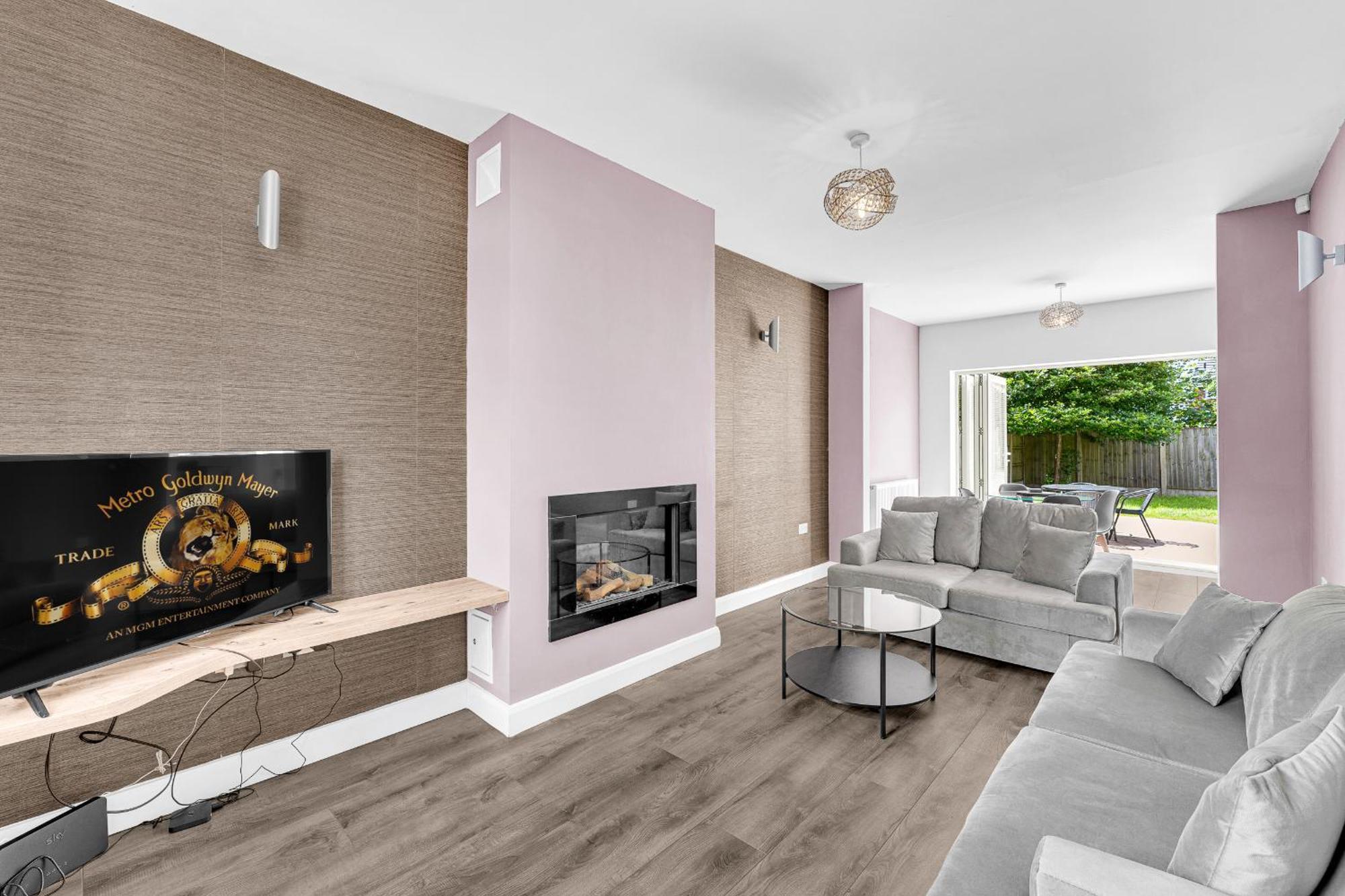 Brook Meadow House, 4 Bed House, Manchester Astley  エクステリア 写真