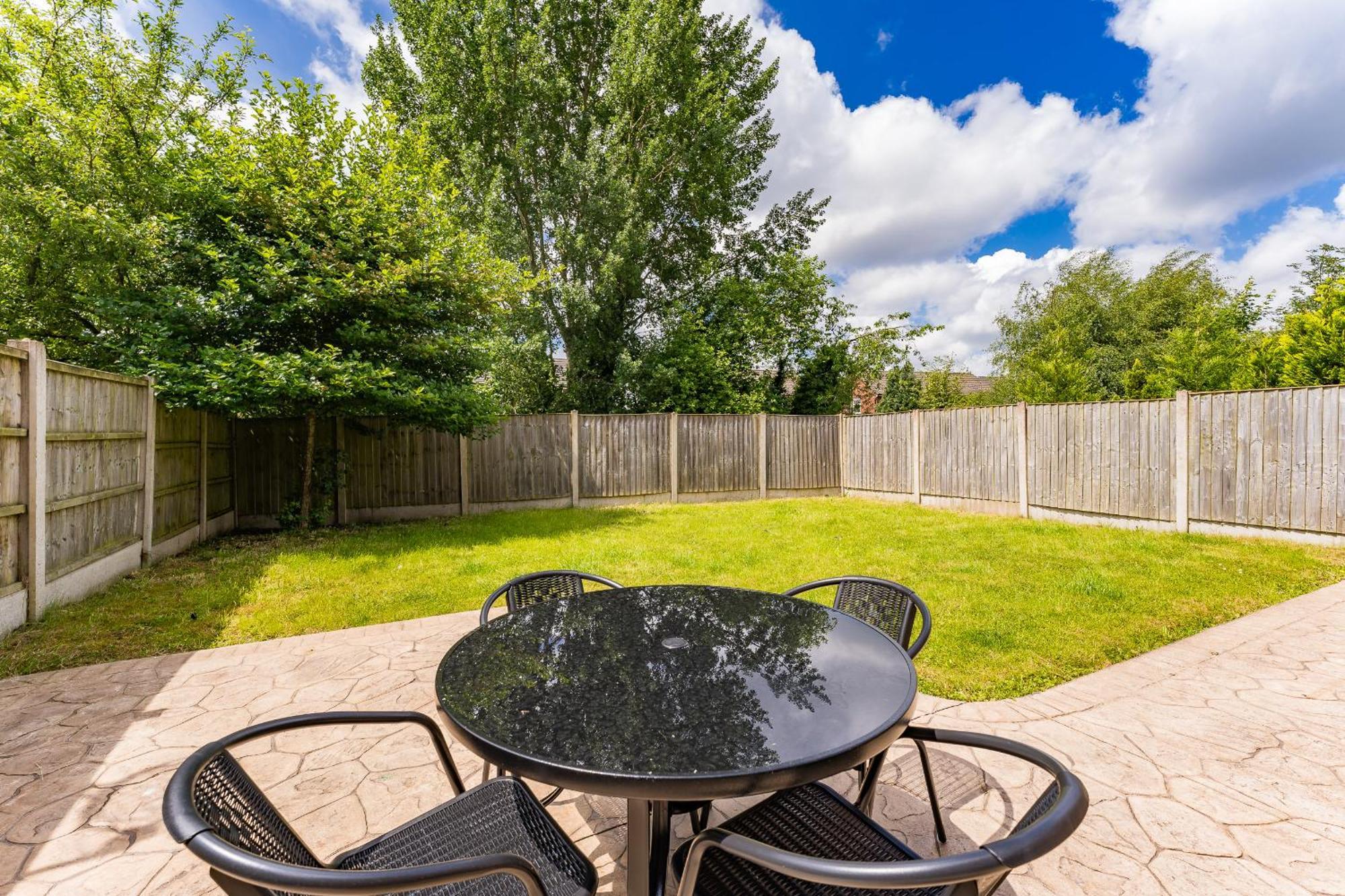 Brook Meadow House, 4 Bed House, Manchester Astley  エクステリア 写真