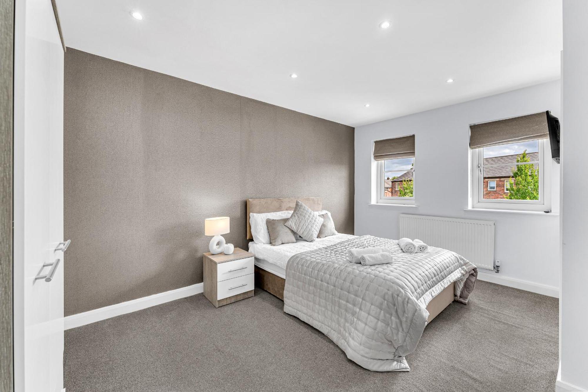 Brook Meadow House, 4 Bed House, Manchester Astley  エクステリア 写真